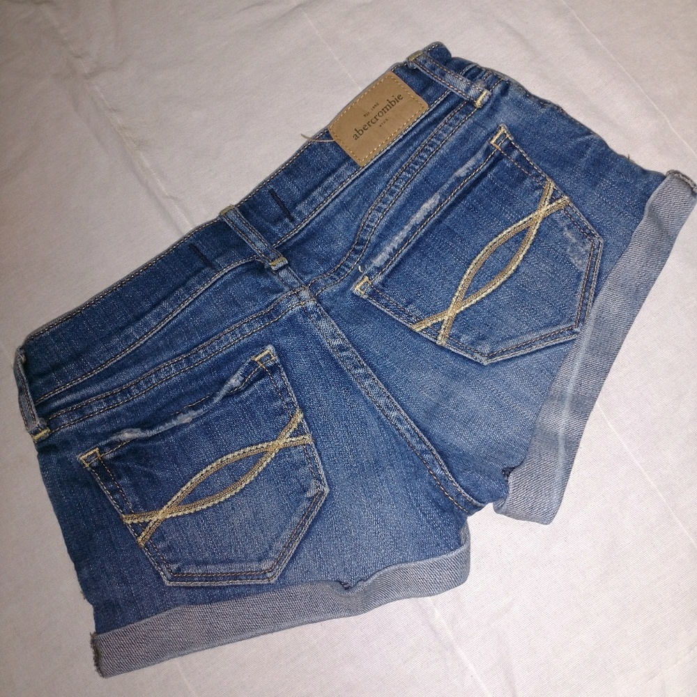 Summer time shorts - Picture 2 of 2